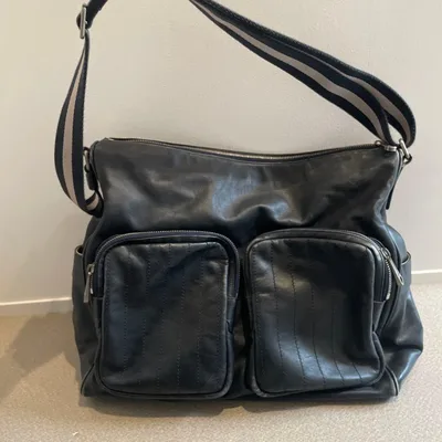 BALLY 本革 大型 ショルダーバッグ メッセンジャーバッグ ダブルポケット