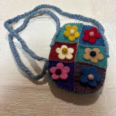 ハンドメイド フェルト ポシェット 花柄 ショルダーバッグ