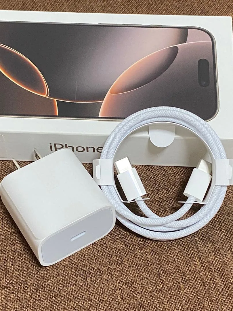 Apple純正の20W USB-C電源アダプタとUSB-Cケーブルのセット