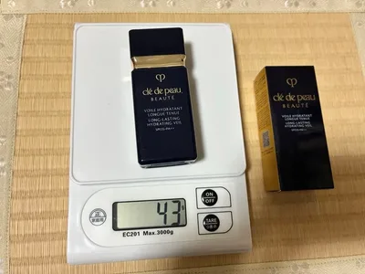 クレ・ド・ポー ボーテ ヴォワールイドラタンロングトゥニュ 30ml 化粧下地