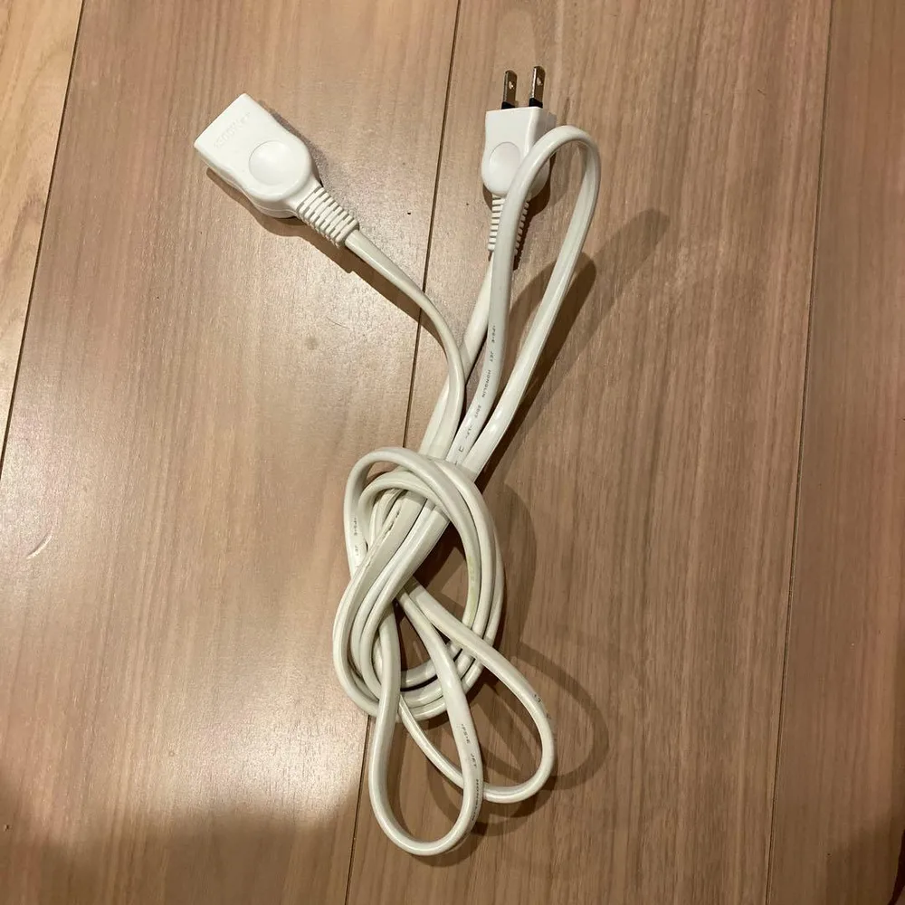 【美品】電源延長コード 2m 1個口 ホワイト 延長ケーブル