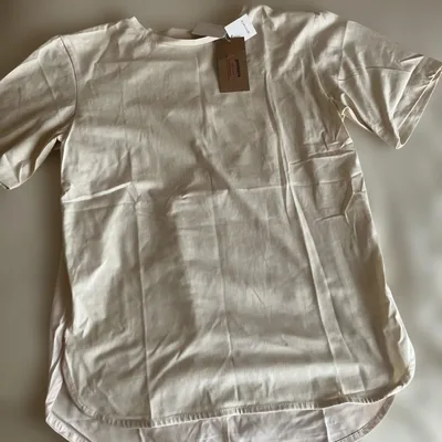 《Gosara》เสื้อเชิ้ตแขนสั้นสตรี