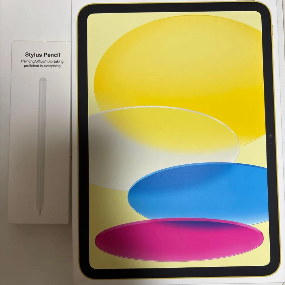 Apple iPad(A16)第11世代 本体 黄色128G 99% ペン付き