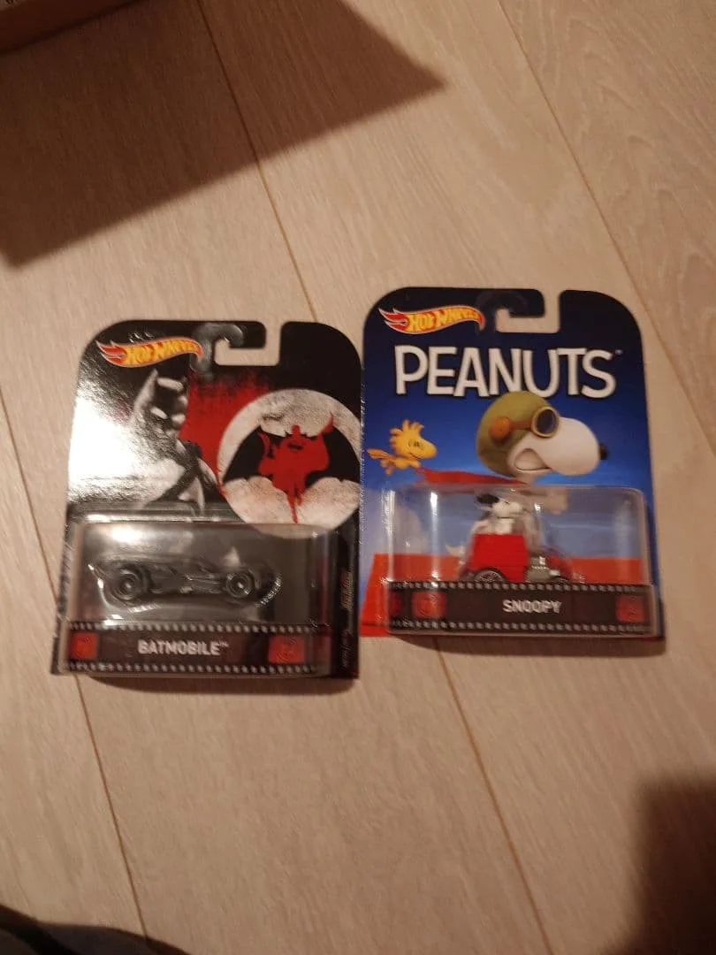 Hot Wheels BATMOBILE SNOOPY 2台セット