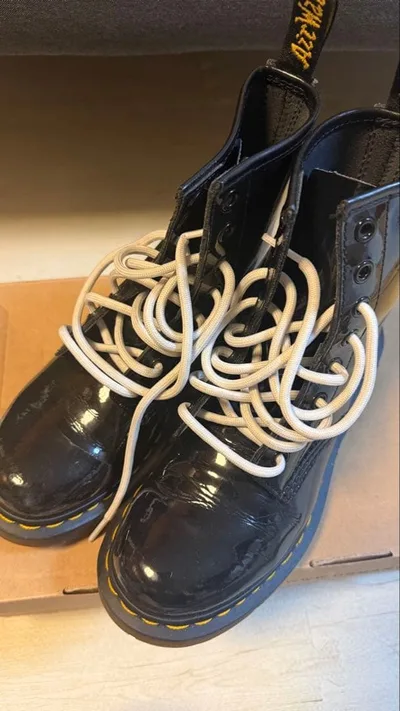 DR MARTENS 1460W PATENT LAMPER 8ホール