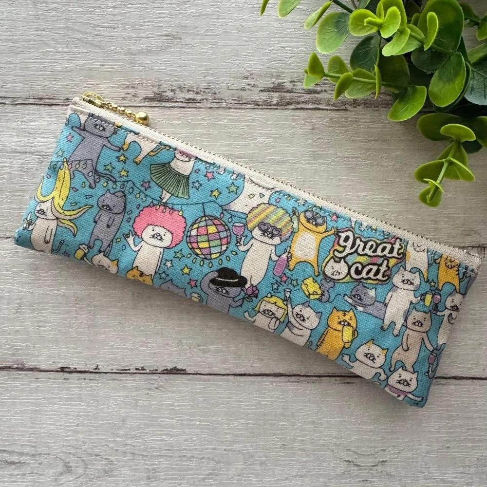 スリムペンケース ペンケース スリムポーチ ハンドメイド ねこパーティ 水色 ①