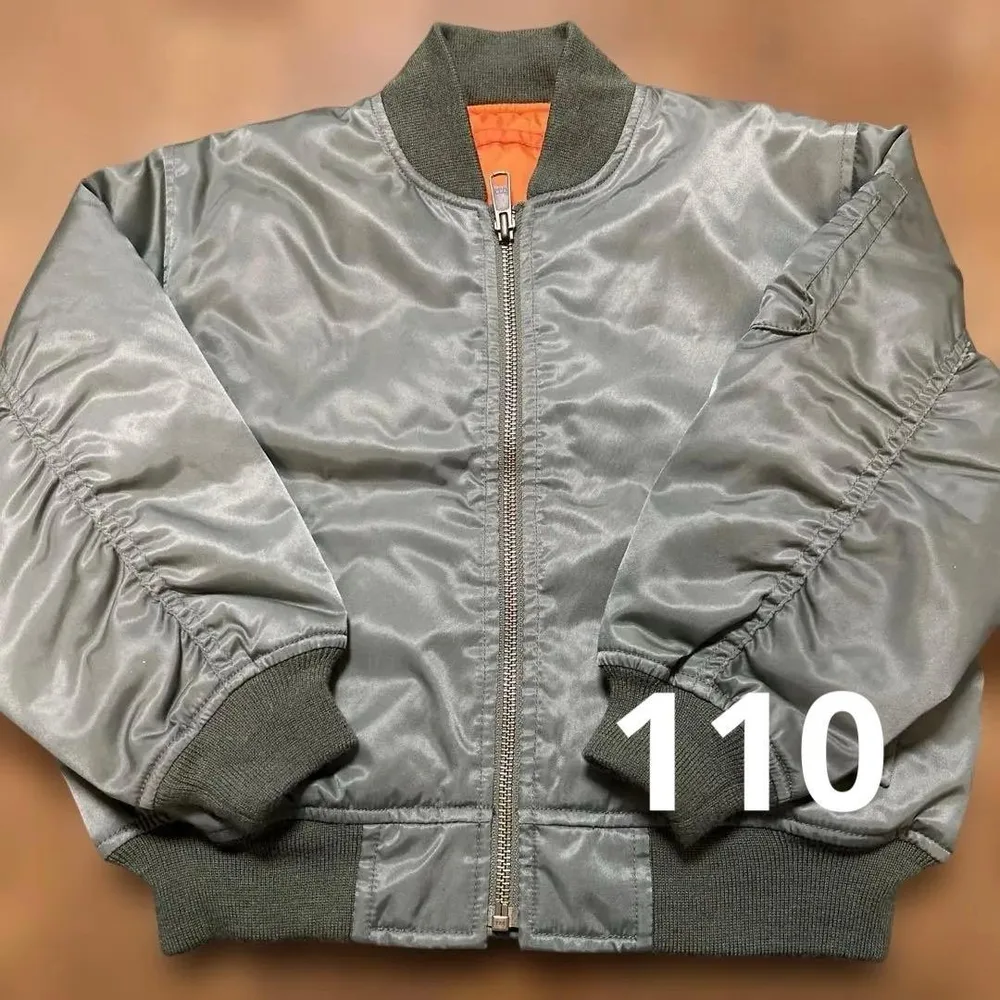 《美品》UNIQLO KIDS MA-1 ジャケット 110