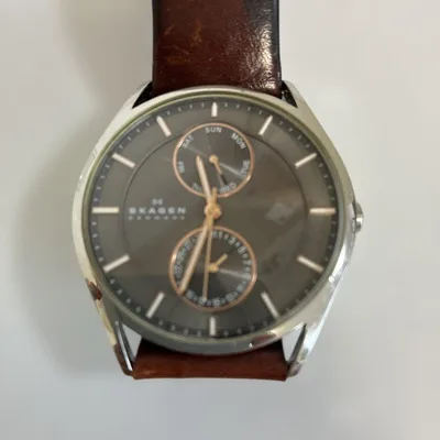 นาฬิกา SKAGEN ระบบควอทซ์ หนังสีน้ำตาล