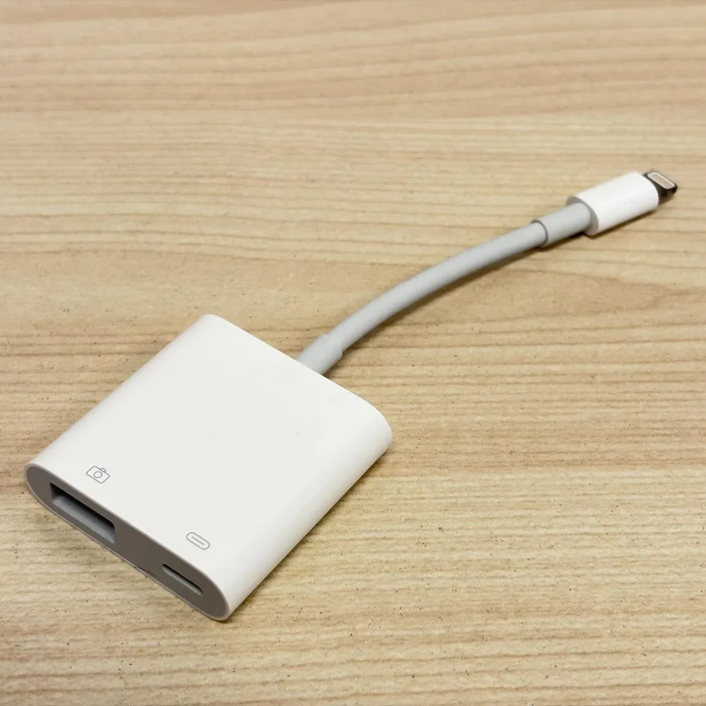 Apple純正 Lightning USB3カメラアダプタ A1619