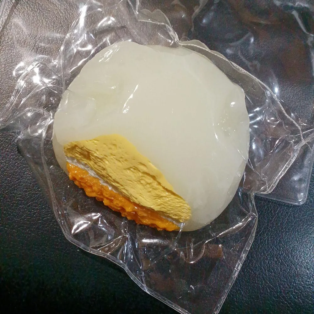 momocoスクイーズ マスコット 卵