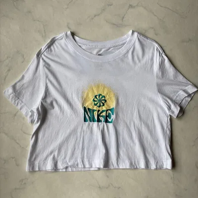 NIKE ナイキ 花柄 刺繍 半袖 Tシャツ スポーツ ショート丈 L ホワイト