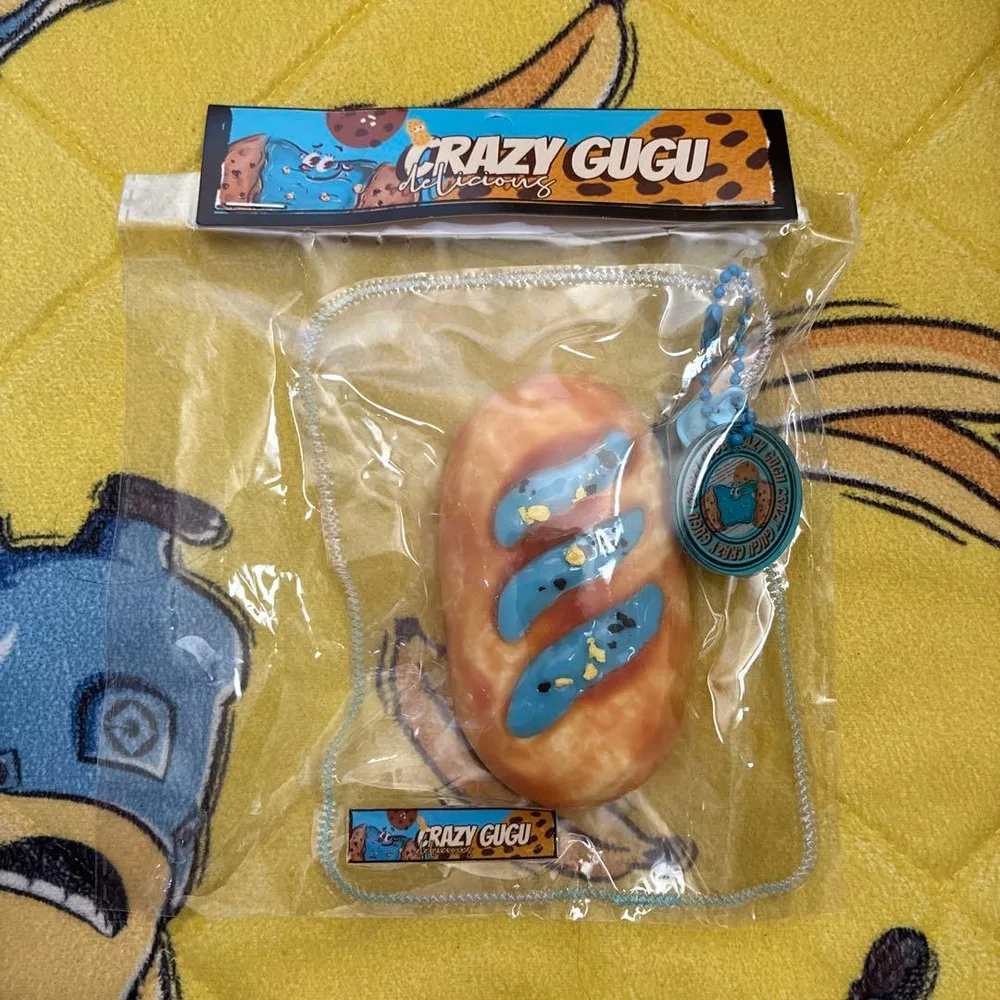 CRAZY GUGU スクイーズ パン型 おもちゃ 炭焼き