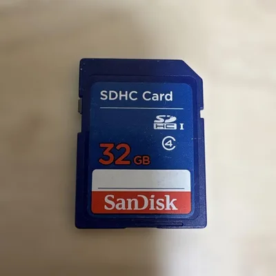 SanDisk SDHCカード 32GB 本体
