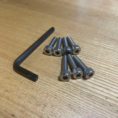 ルノーカングー センターキャップ用ボルト 7本セット