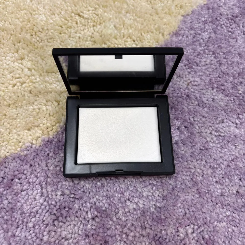 NARS ライトリフレクティング プレストパウダー N 10g