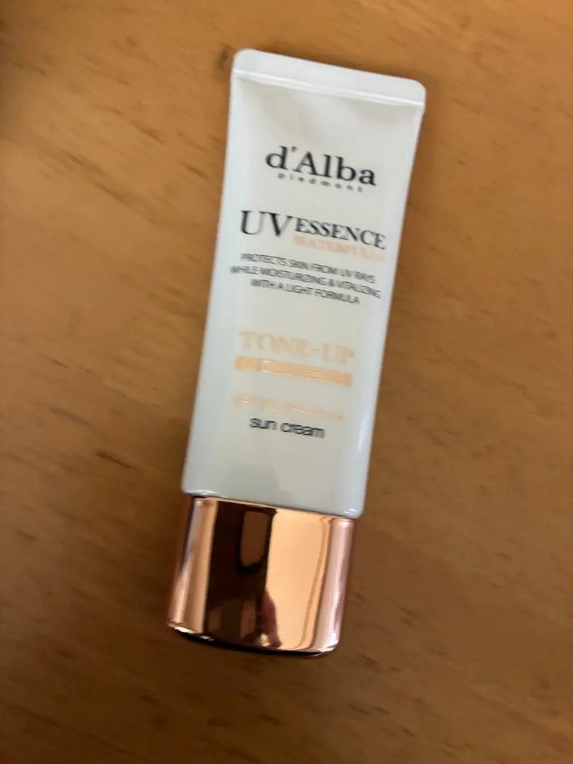 d'Alba UV ESSENCE WATERFULL TONE-UP