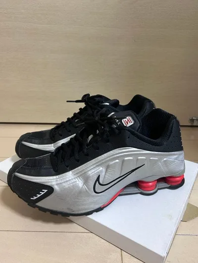 NIKE SHOX R4 スニーカー 27cm