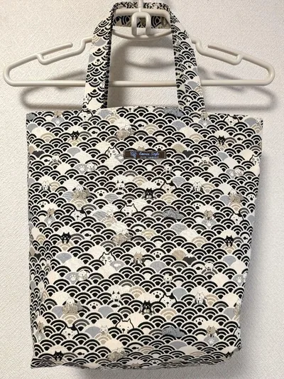 【ハンドメイド】トートバッグ 青海波 と猫 黒×ベージュ シーチング