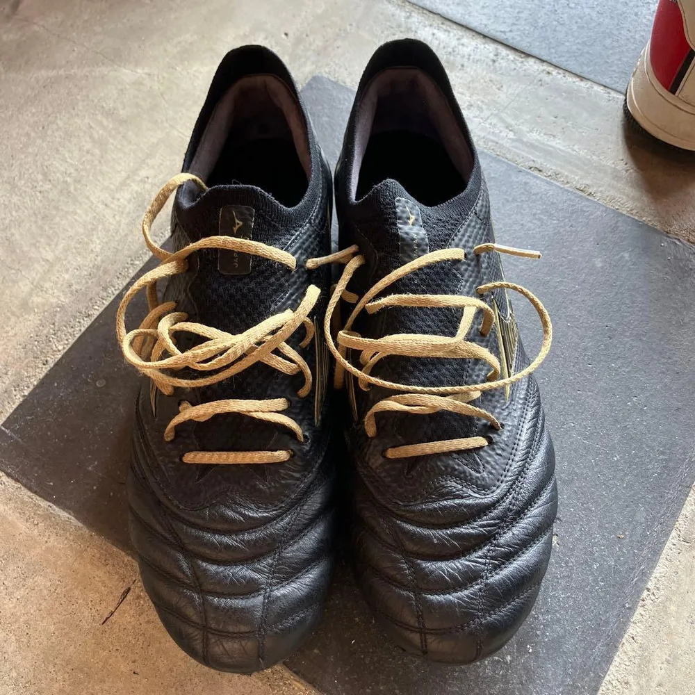 MIZUNO MORELIA NEO サッカースパイク