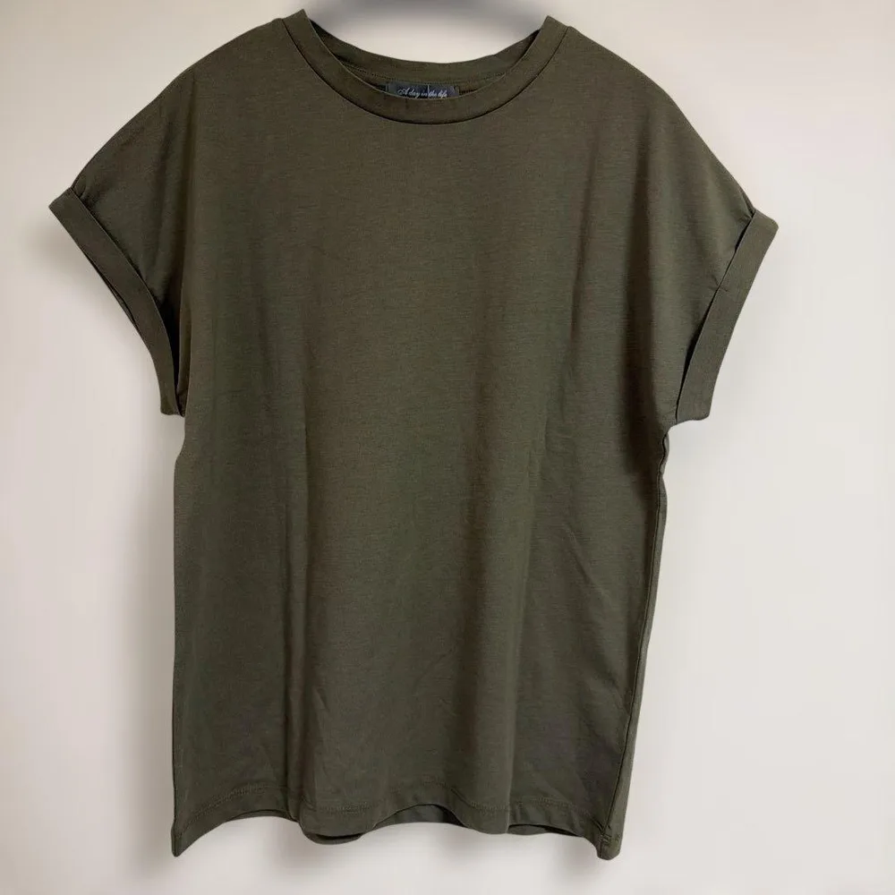 เสื้อยืด A day in the life United Arrows S
