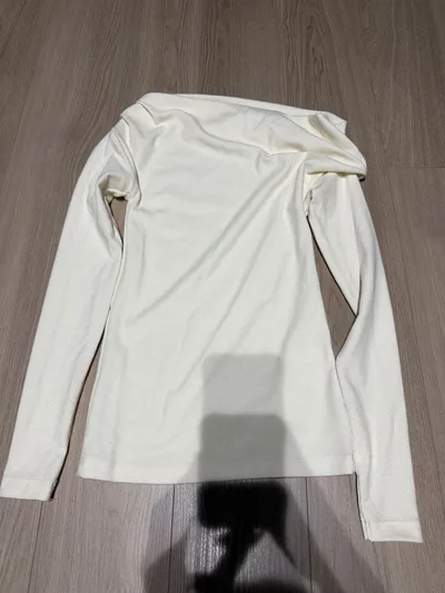 ZARA オフショルダー アシンメトリック ソフトTシャツ