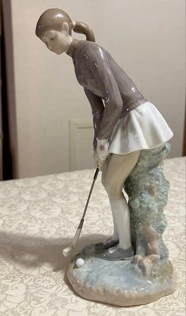 LLADROリヤドロ Lady Golfer