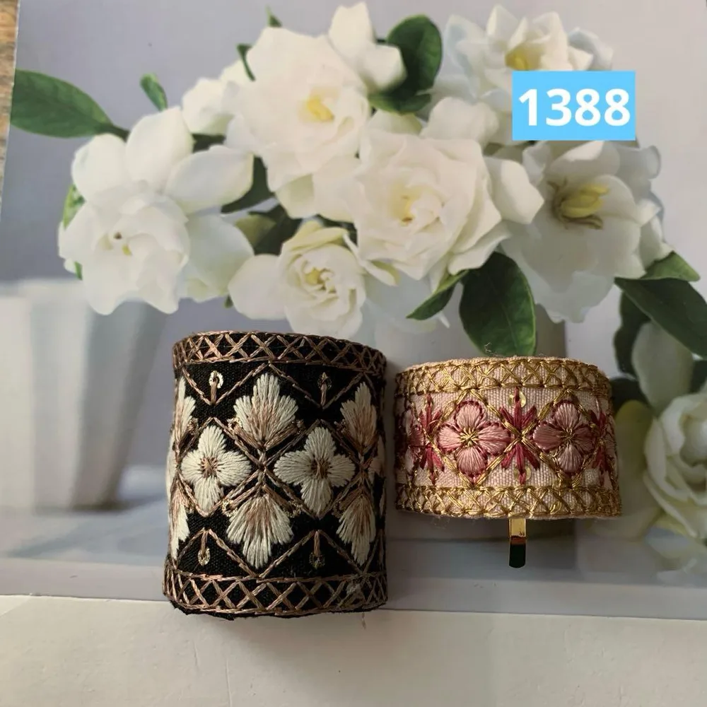 お得❗️インド刺繍リボン ポニーフック ペア ブラック&ピンク