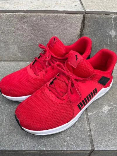 PUMA スニーカー レッド 29cm ランニングシューズ