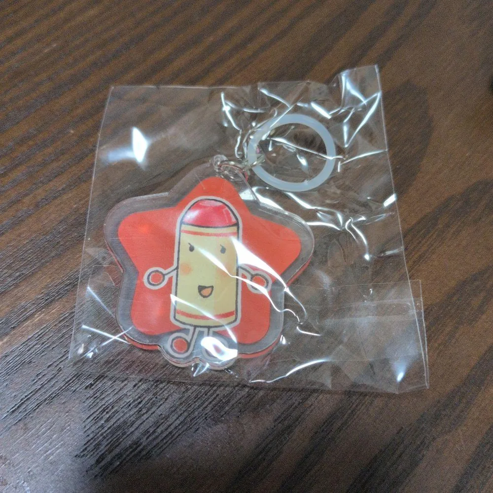くれよんのくろくん めじるしチャーム あか