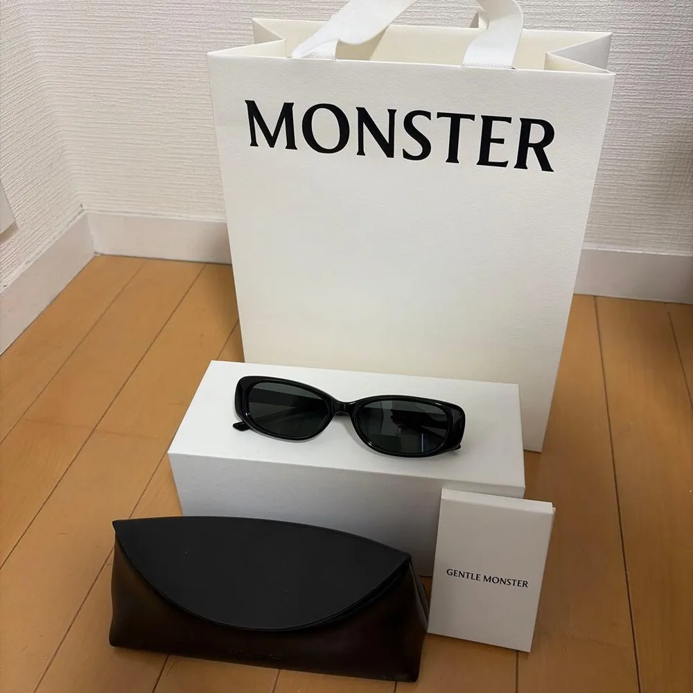 GENTLE MONSTER Dust Musk 01