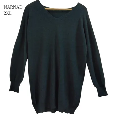เสื้อสเวตเตอร์ทูนิคผ้าถักยาวคอวี 3 ลิตร ตัวเสื้อสีเขียวเข้มทรงหลวม