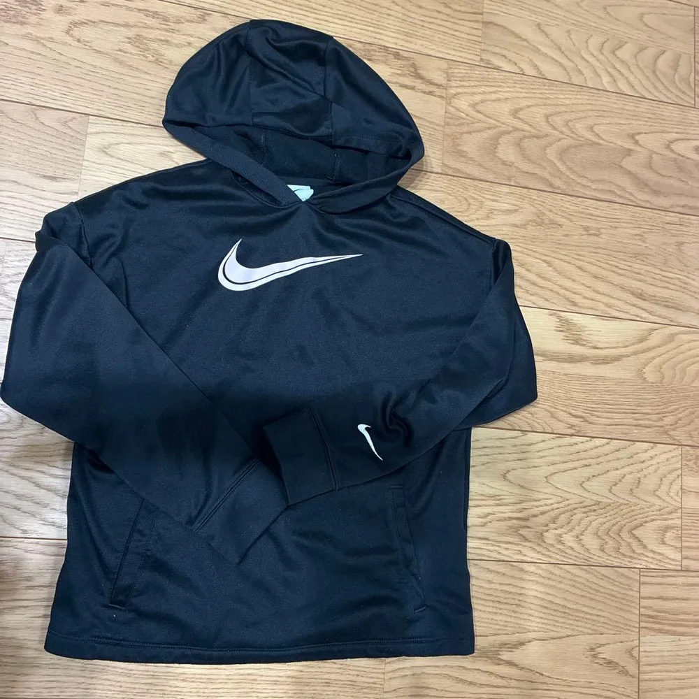 NIKE Therma-FIT パーカー ブラック キッズLサイズ