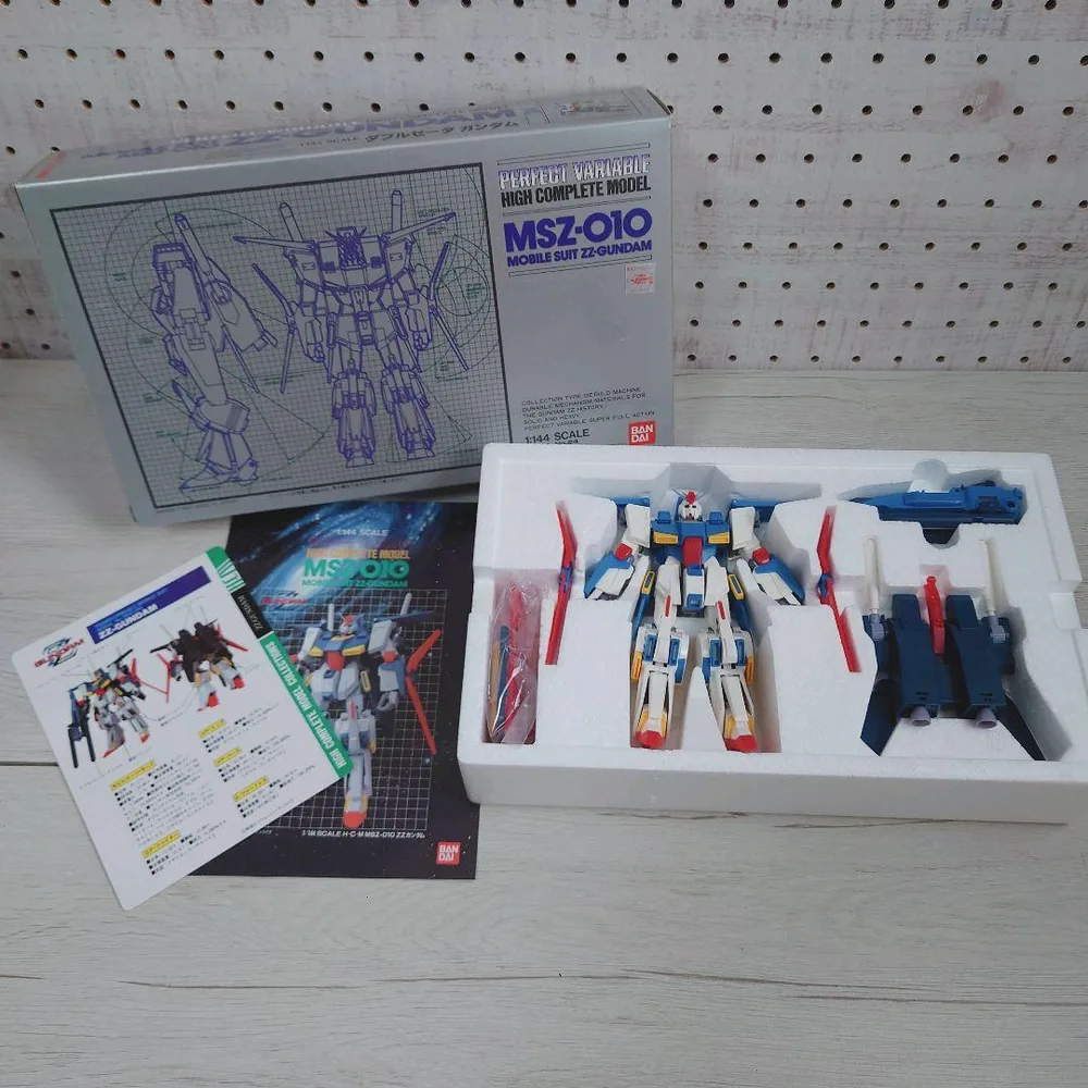 Bandai HCM 1/144 ZZ Gundam พร้อมชิ้นส่วนที่ยังไม่ได้เปิด แปลงร่างเสร็จสมบูรณ์