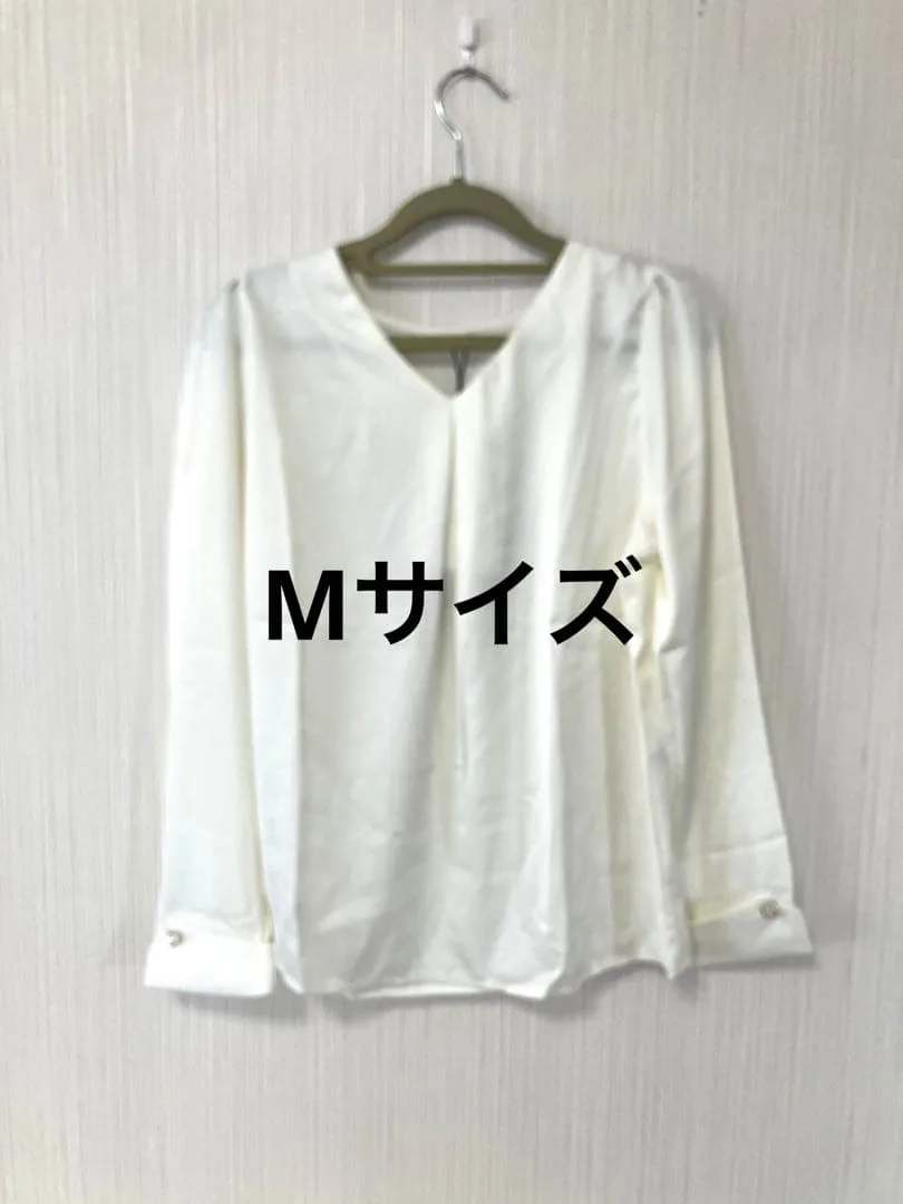【新品タグ付き】By Fshow サテン長袖ブラウス 白 M パール調ボタン