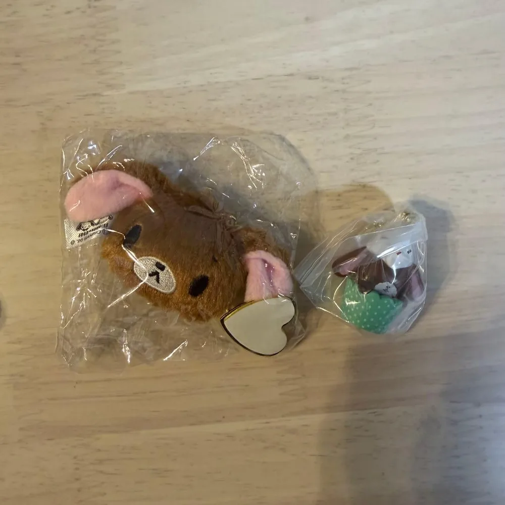 サンリオ シュガーバニーズ くろうさ ぬいぐるみチャーム カップケーキチャーム