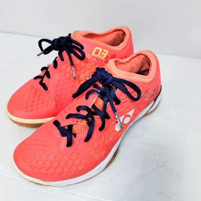 รองเท้าแบดมินตันโยเน็กซ์ 03