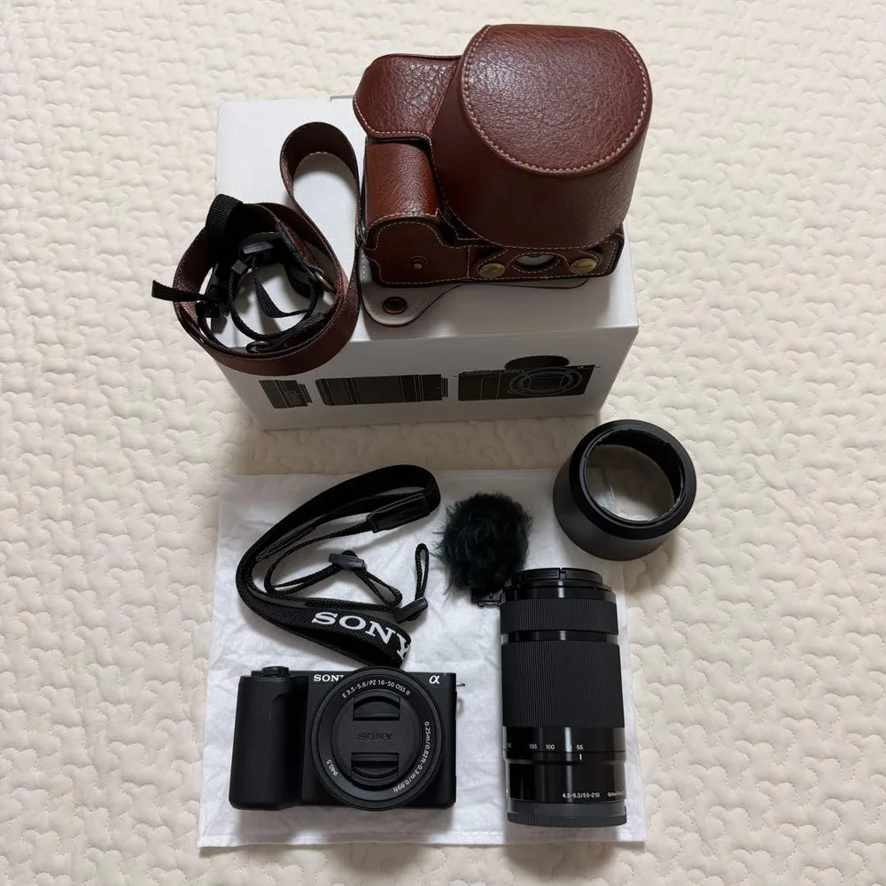 【美品】SONY ZV-E10II ダブルズームレンズキット カメラケース付き