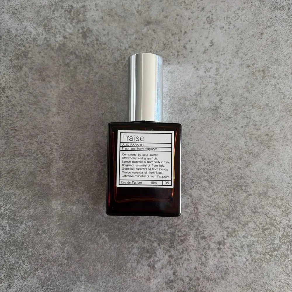 AUX PARADIS Fraise 香水 15ml