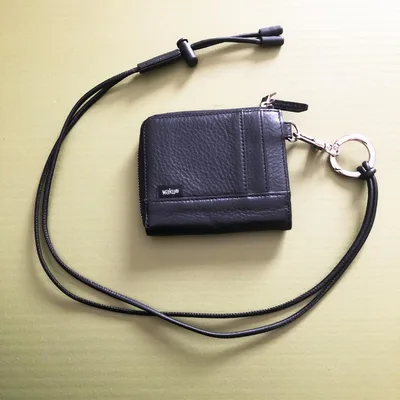 ネックウォレット コンパクト 財布 黒 ブラック レザー 革 小さい 首掛け