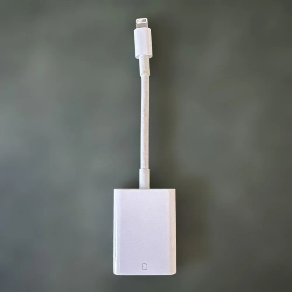 Apple Lightning to SD Card Reader 純正品