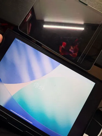 Apple iPad Air (モデルA2903) 本体 ※ディスプレイ破損
