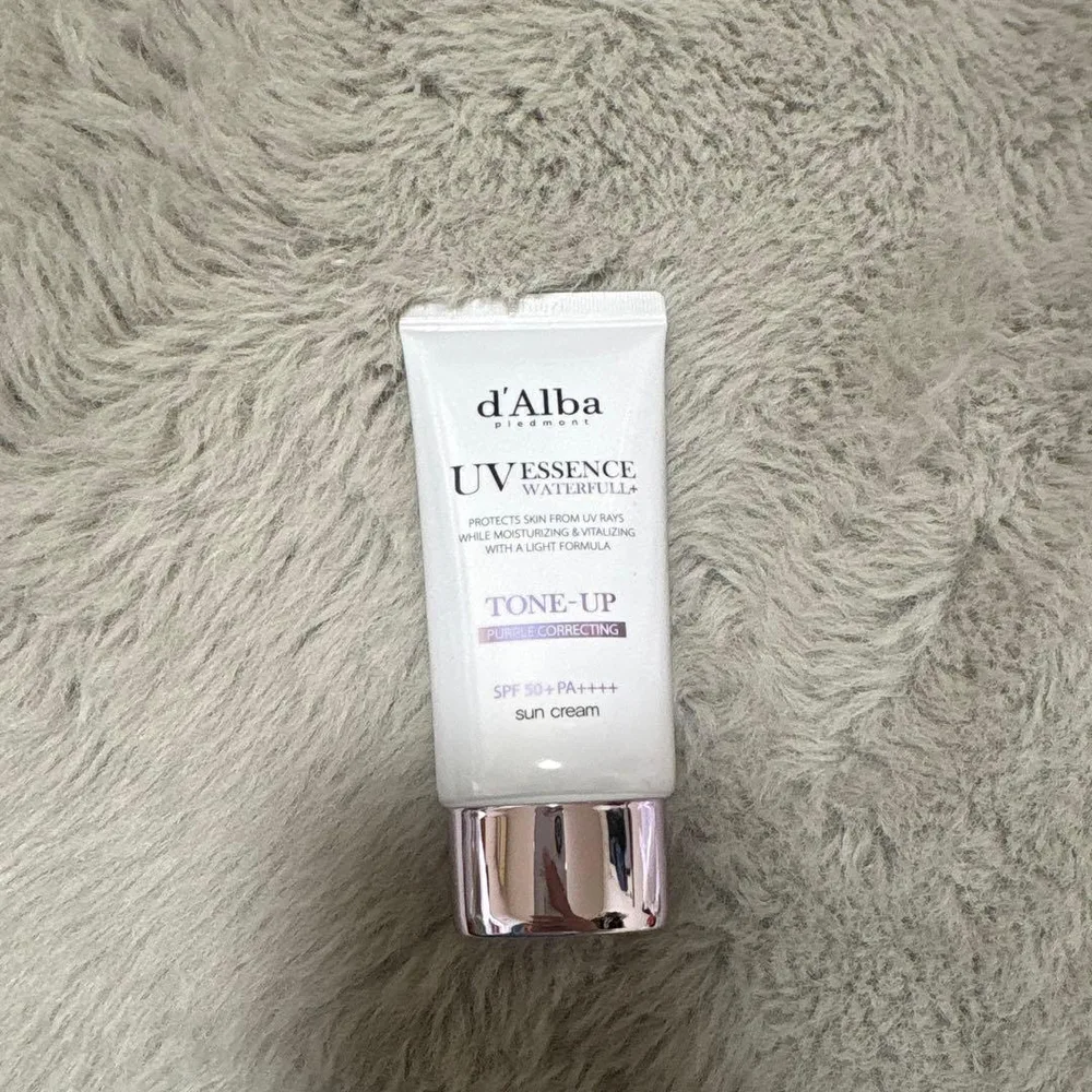 d'Alba ウォーターフル トーンアップ サンクリーム パープル