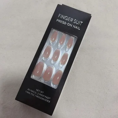 【新品】FINGER SUIT PRESS-ON NAIL ネイルチップ