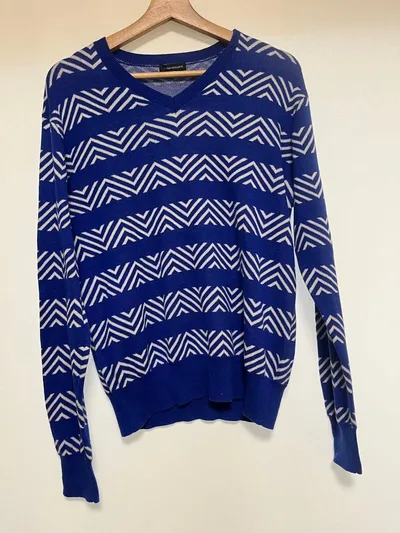 URBAN RESEARCH Vネックニット シェブロン柄
