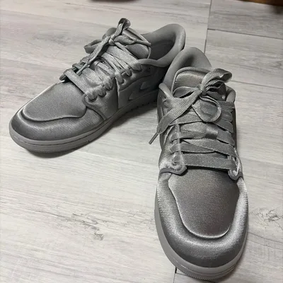 NIKE AIR JORDAN 1 LOW サテン グレー★28.5cm