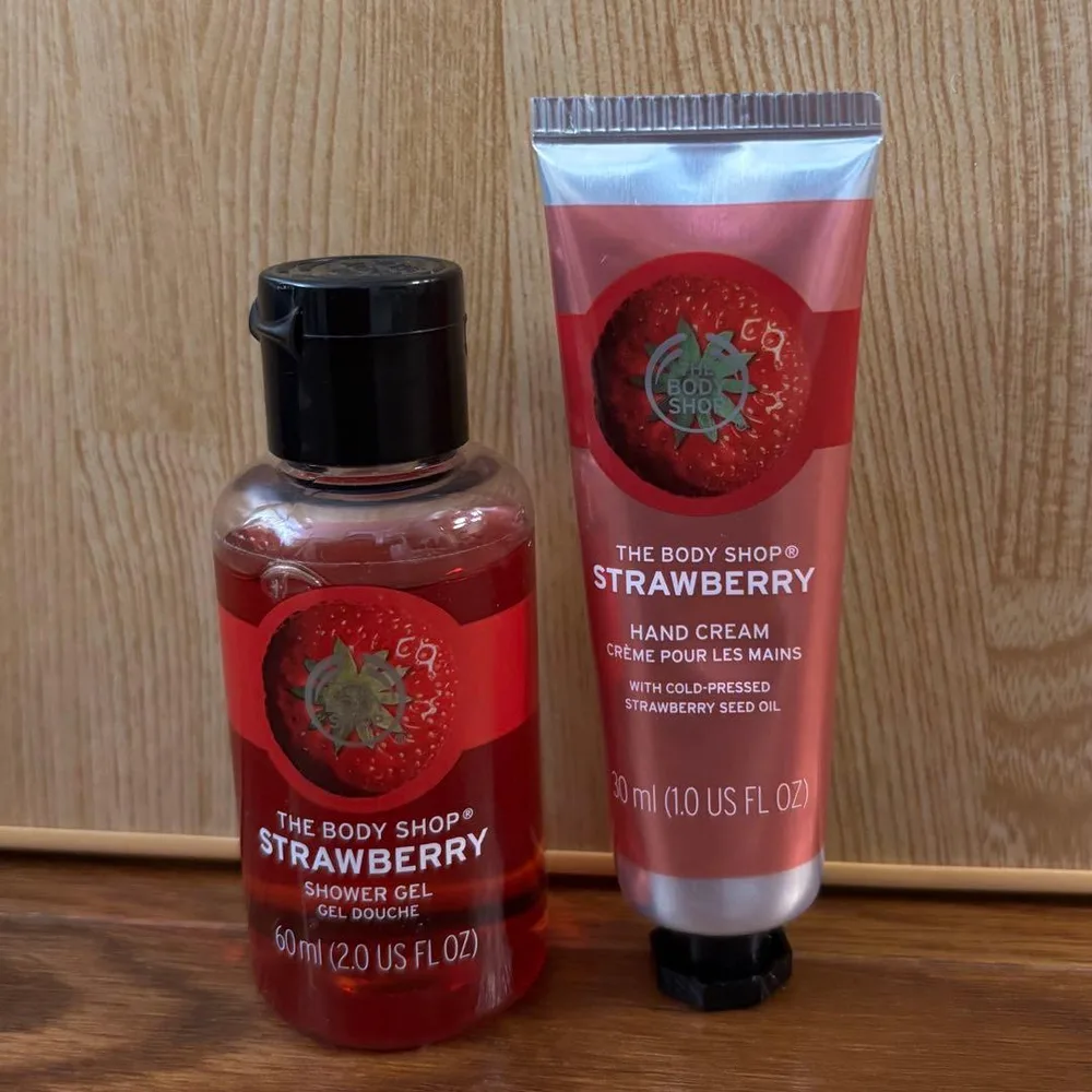 THEBODYSHOPストロベリーハンドクリーム30mlボディシャンプー60ml
