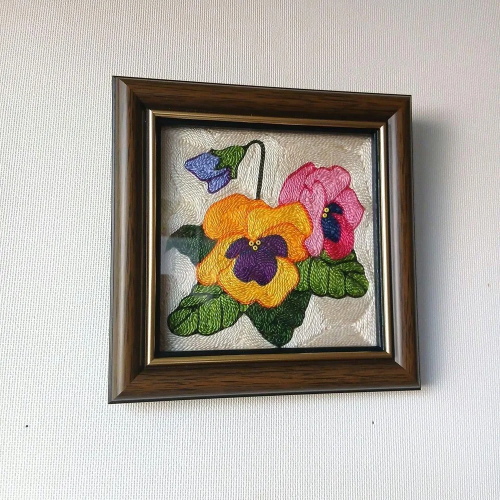 【新品箱付き】花刺繍 壁掛けアートフレーム