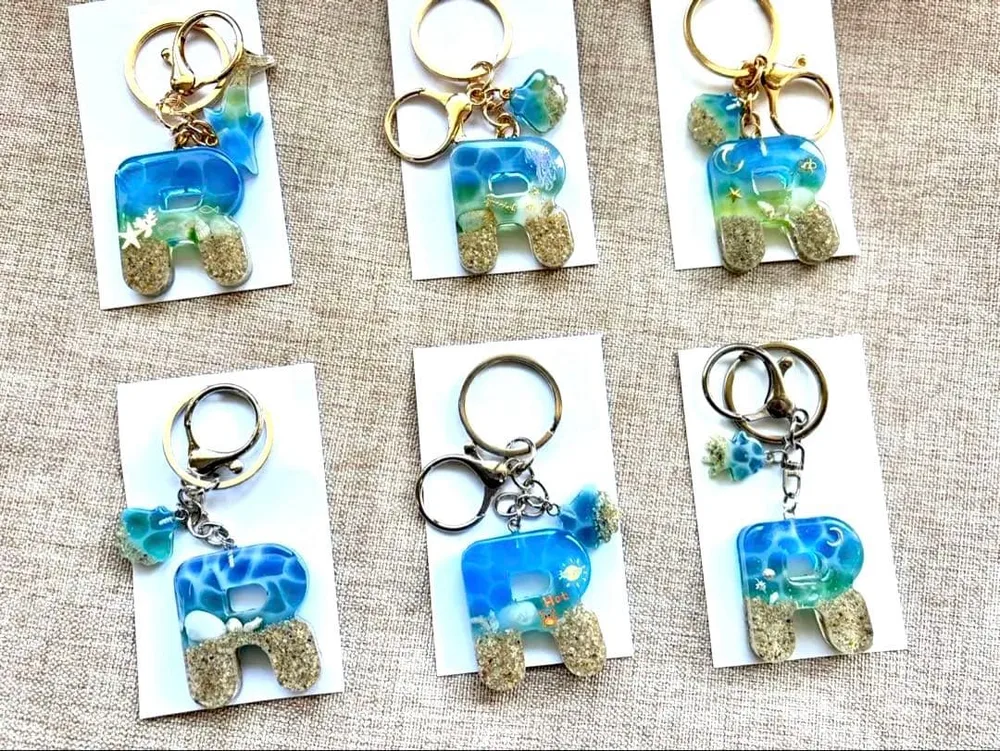 海モチーフ レジンイニシャルキーホルダー【R】