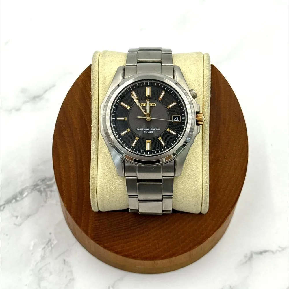 SEIKO セイコー 電波ソーラー 腕時計 ブラック文字盤 チタン メンズ 稼働