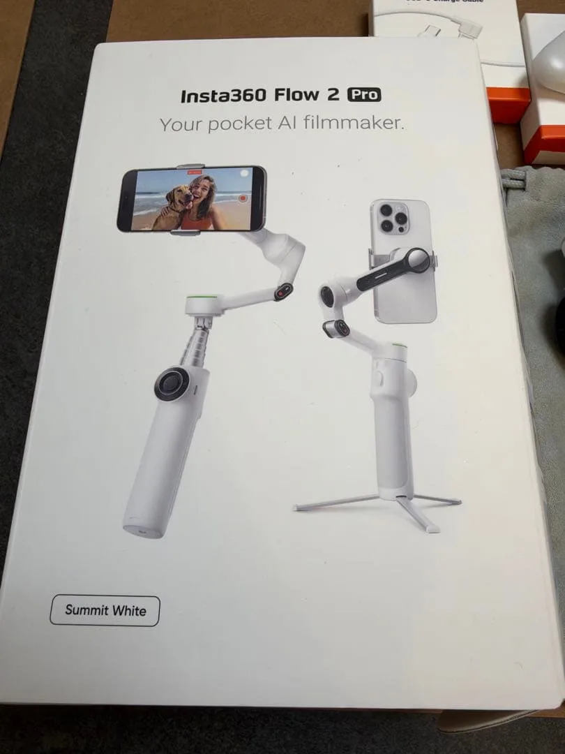 Insta360 Flow 2 Pro クリエイターキット ホワイト ジンバル